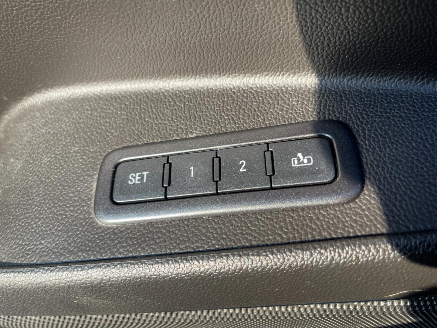 2015 Black /Gray Chevrolet Tahoe LT 4WD (1GNSKBKC4FR) with an 5.3L V8 OHV 16V engine, 6-Speed Automatic transmission, located at 547 E. Main St., Orwell, OH, 44076, (440) 437-5893, 41.535435, -80.847855 - Photo#20